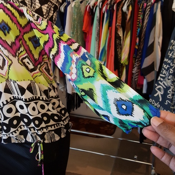 G L A M Off Shoulder Top - Picture 4 of 5